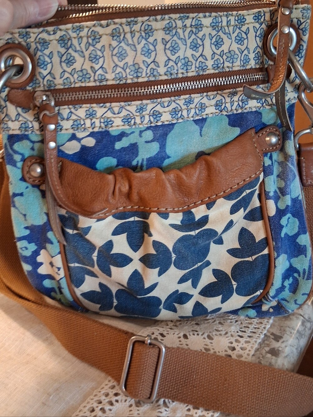Fossil Bohemian Floral Blue & Cream Canvas & Leather Crossbody Bag Hippie Purse